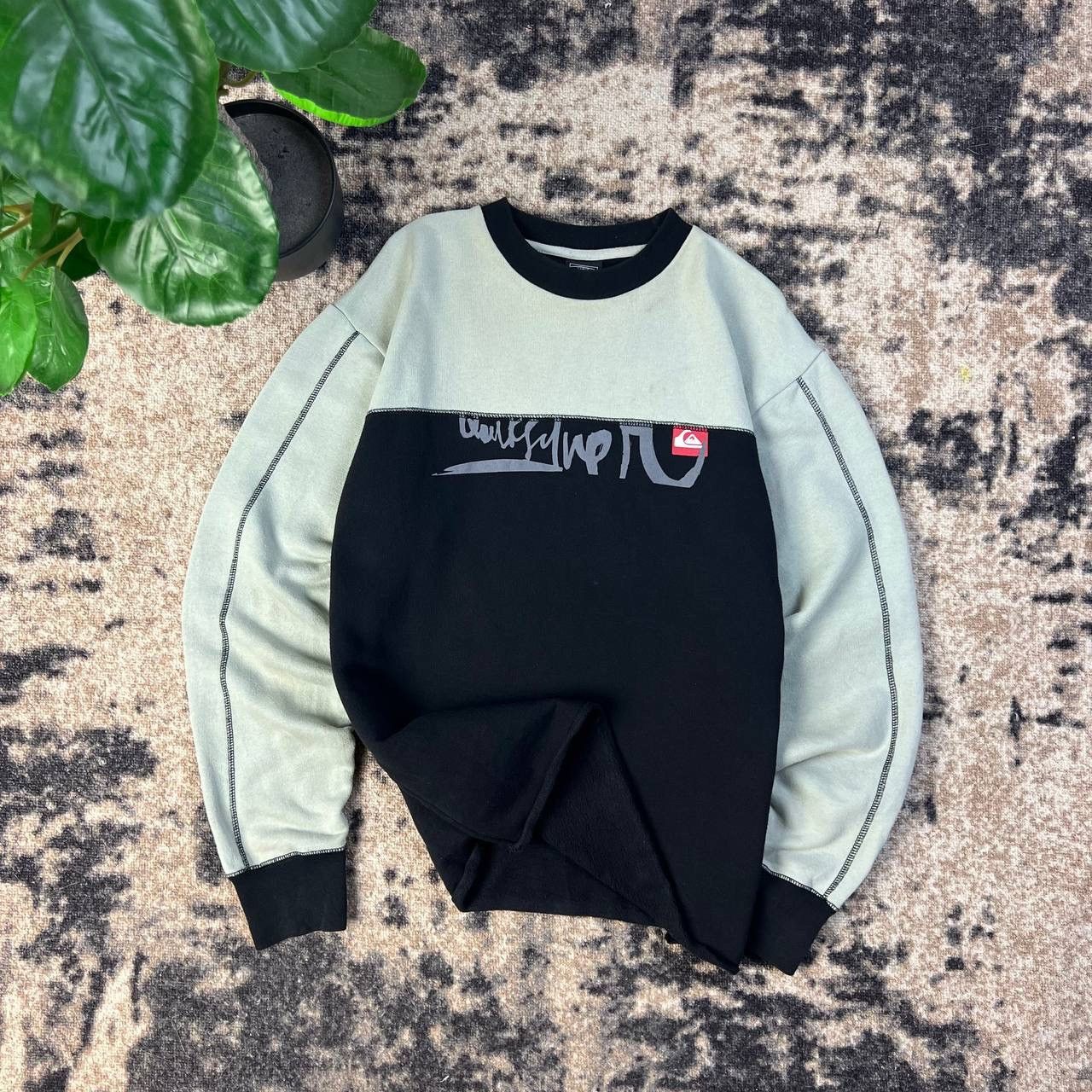 Quiksilver Quiksilver Vintage Y2K Big Logo Sweatshirt Surf Style Size US L / EU 52-54 / 3 - 1 Thumbnail
