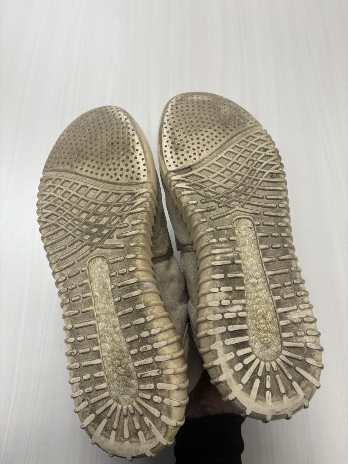 Adidas YEEZY 750 OG Light Grey Size US 12 / EU 45 - 7 Thumbnail