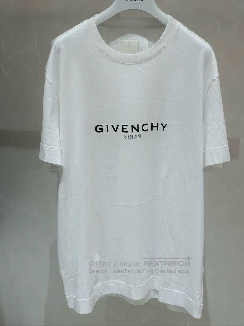 Givenchy Givenchy Short-Sleeve White XL Official Price 4400 Size US XL / EU 56 / 4 - 1 Thumbnail