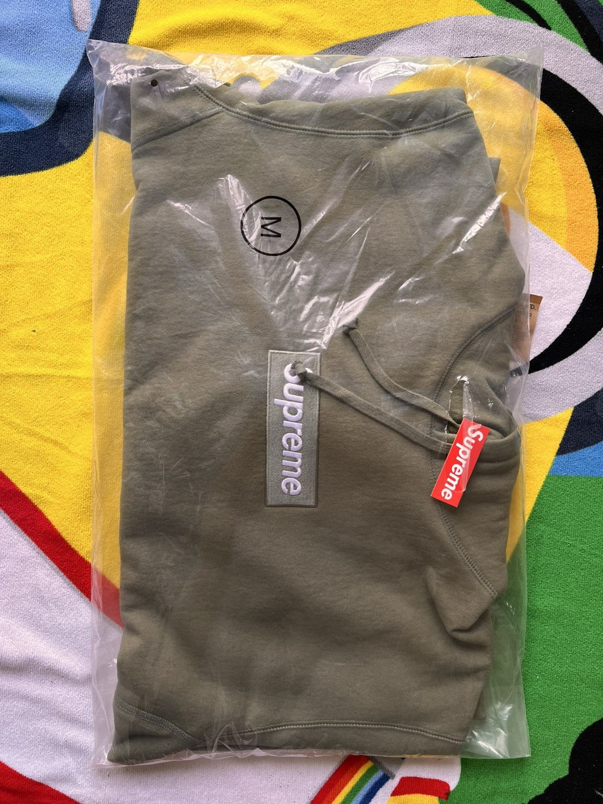Supreme M Supreme Box Logo Hooded Sweatshirt olive FW25 green hoodie Size US M / EU 48-50 / 2 - 17 Thumbnail