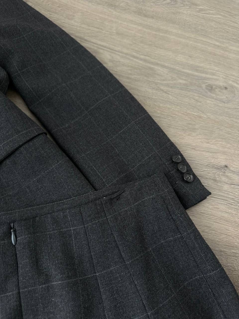 Kiton × Vintage Vintage Kiton Gray Women's Blazer Skirt Suit Lana Mohair Size M / US 6-8 / IT 42-44 - 12 Thumbnail
