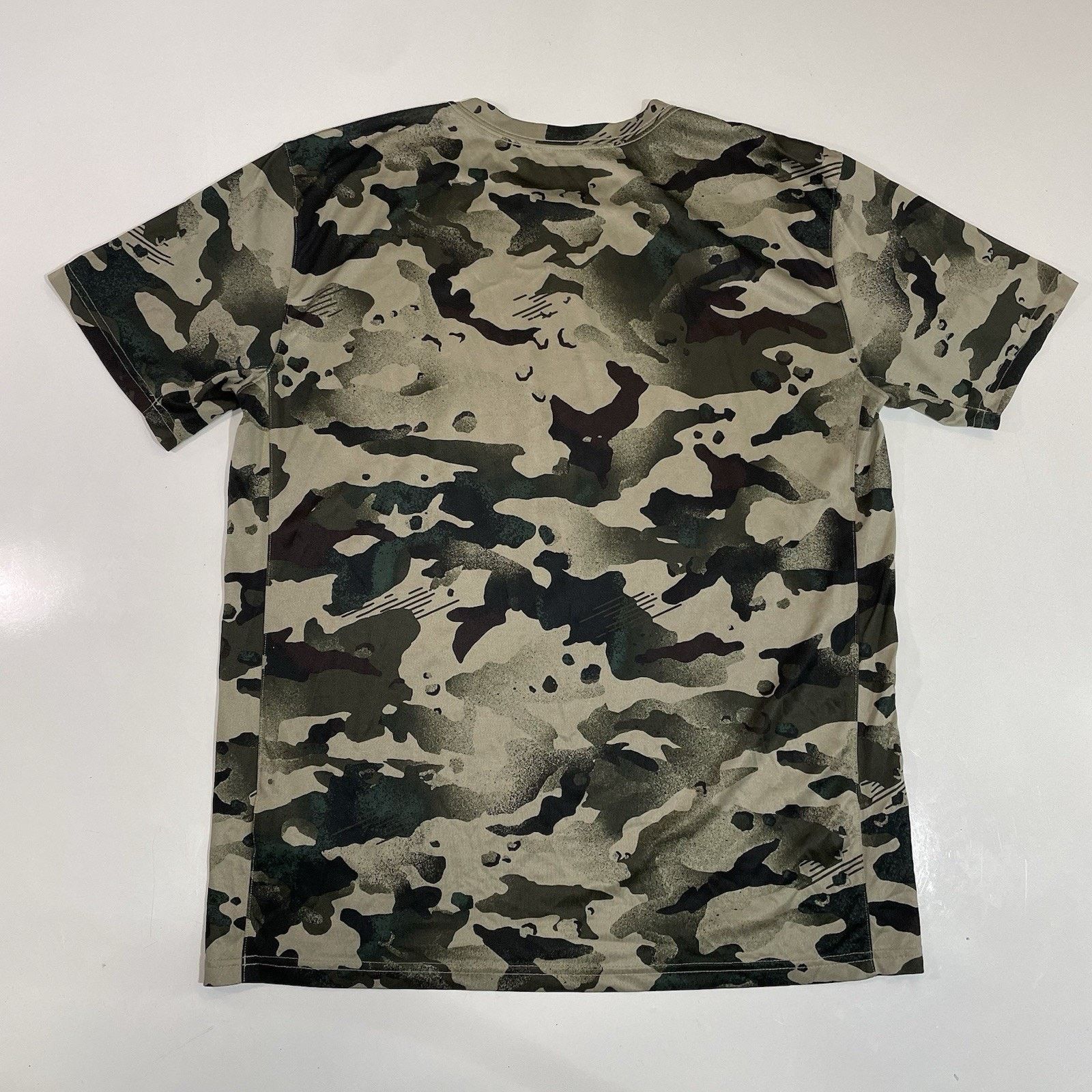 Nike The Nike Tee Mens T-Shirt Large Green Dri-Fit Camo Swoosh Size US L / EU 52-54 / 3 - 4 Thumbnail