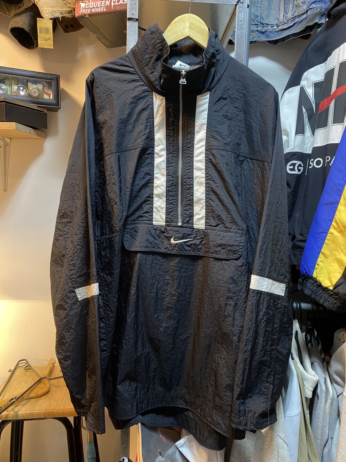 Nike Vintage Nike Swoosh Windbreaker Jacket Size US XL / EU 56 / 4 - 1 Thumbnail