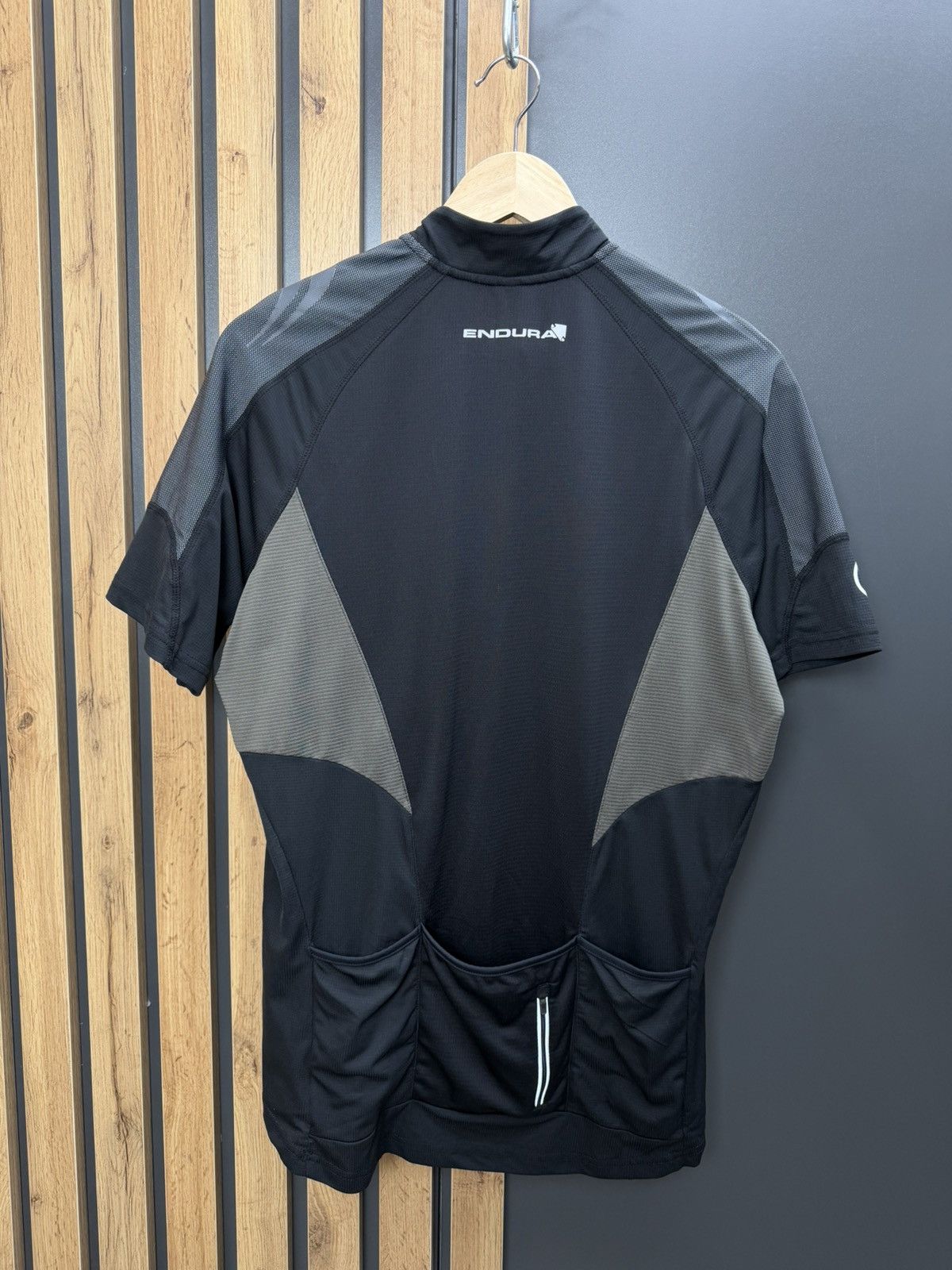 Other Endura Cycling Jersey Half Zip Black Grey Size M Size US M / EU 48-50 / 2 - 7 Thumbnail