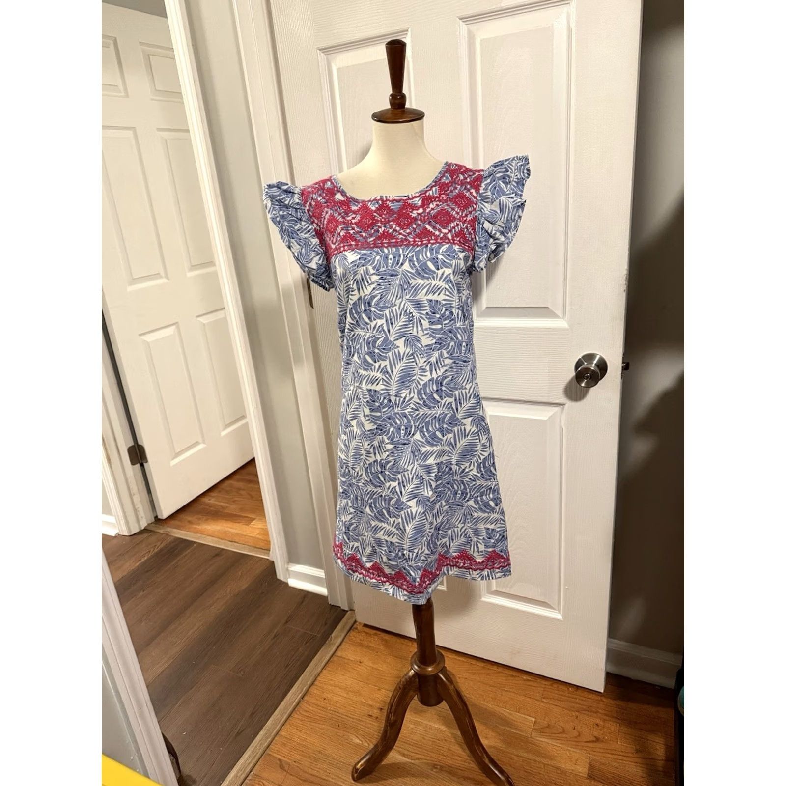 Vintage THML Dress XS blue floral embroidered Flutter Sleeve beach travel casual short sleeve shift dress Womens JS Size XS / US 0-2 / IT 36-38 - 5 Thumbnail