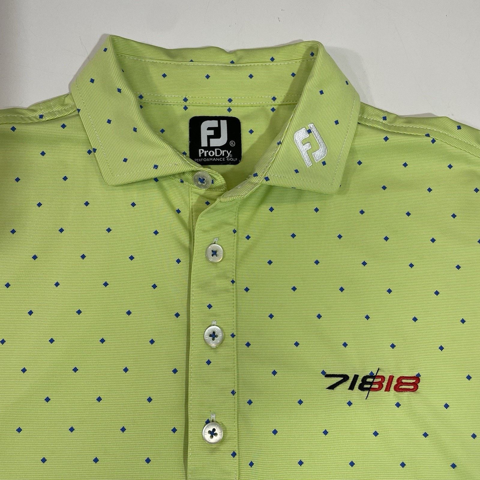 Footjoy TITLEIST FOOTJOY POLO GOLF SHIRT MEN’S XL GREEN GEOMETRIC Size US XL / EU 56 / 4 - 2 Thumbnail