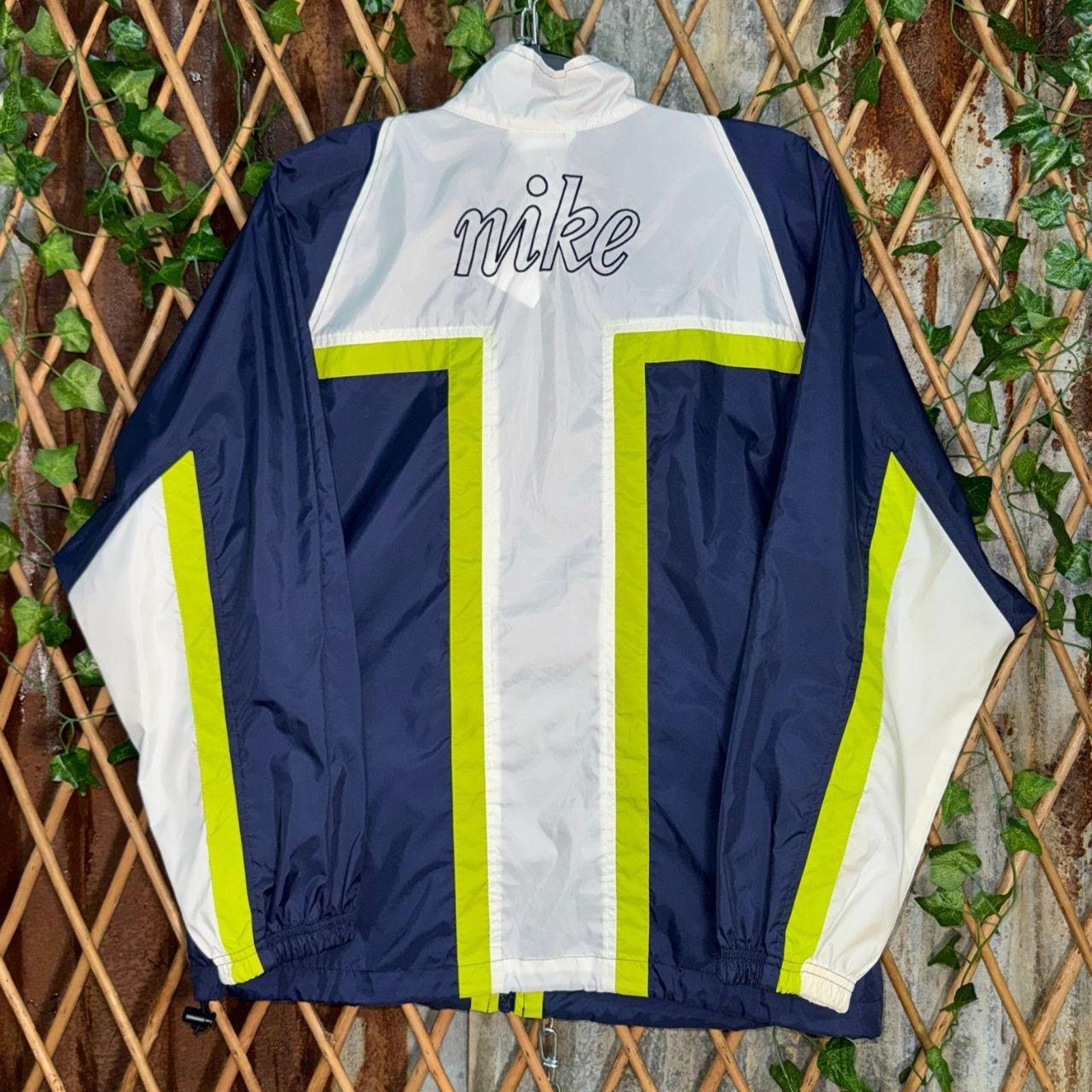 Nike Vintage y2k nike 1990s embroidered lightweight windbreaker Size US M / EU 48-50 / 2 - 2 Thumbnail