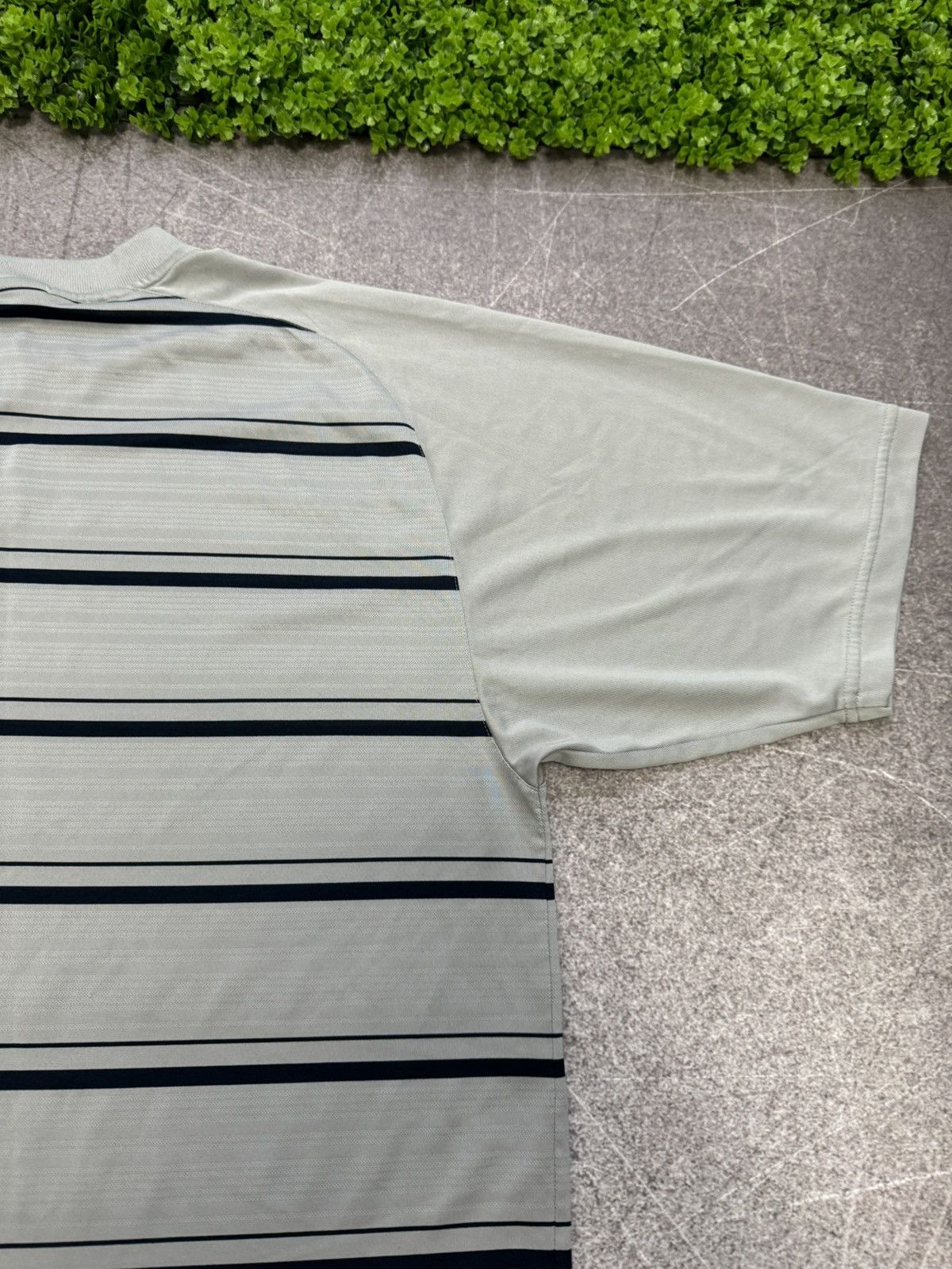 Nike Vintage Nike Center Logo Striped T-Shirt Y2K Size US L / EU 52-54 / 3 - 13 Thumbnail