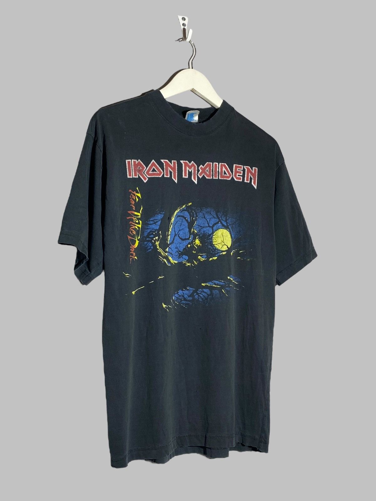 Band Tees Vintage Iron Maiden Graphic Print Distressed t-shirt Size US M / EU 48-50 / 2 - 2 Thumbnail