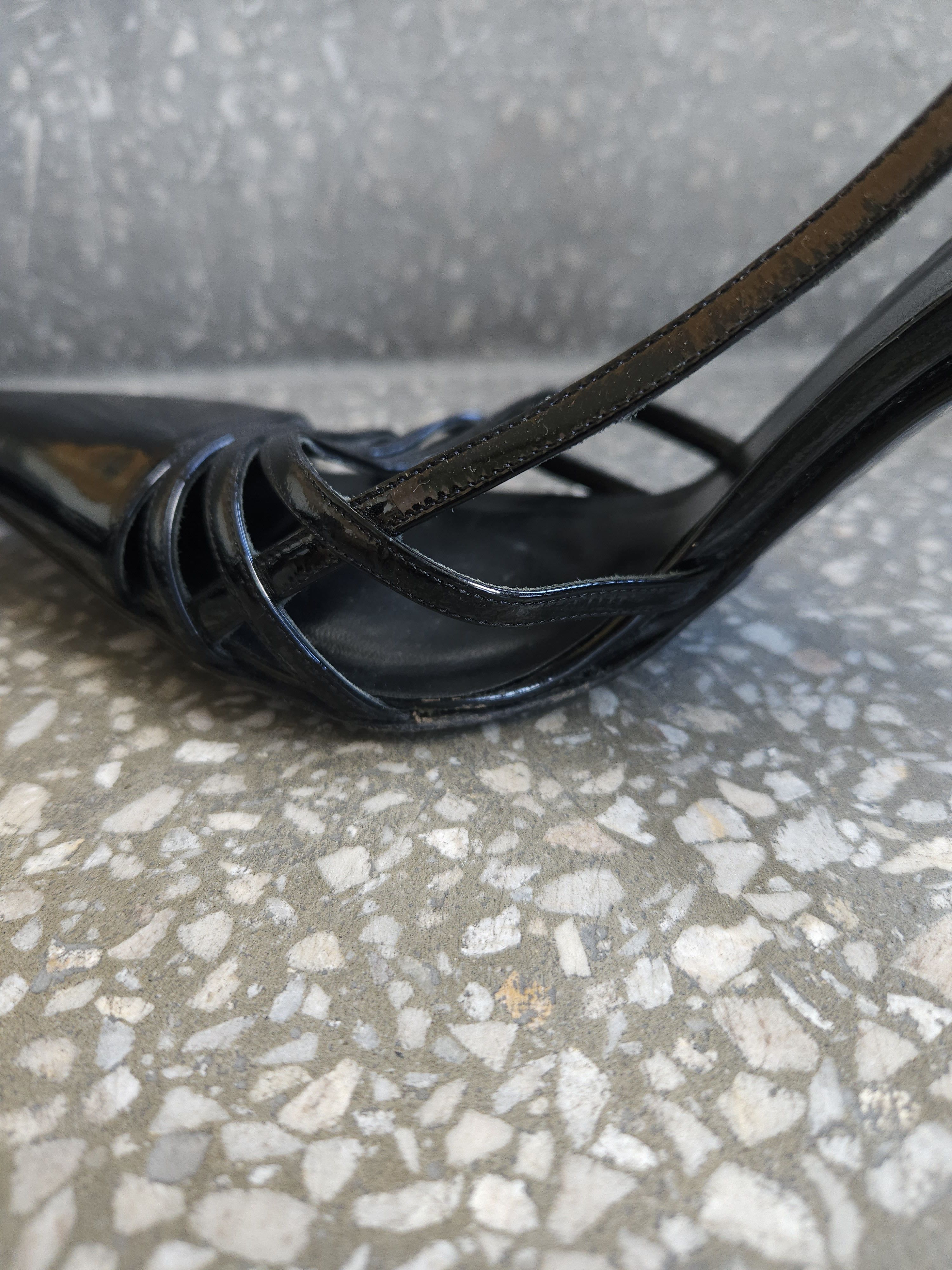 Dolce & Gabbana Dolce gabbana black patent leather pointed toe heels Size US 10 / IT 40 - 18 Thumbnail