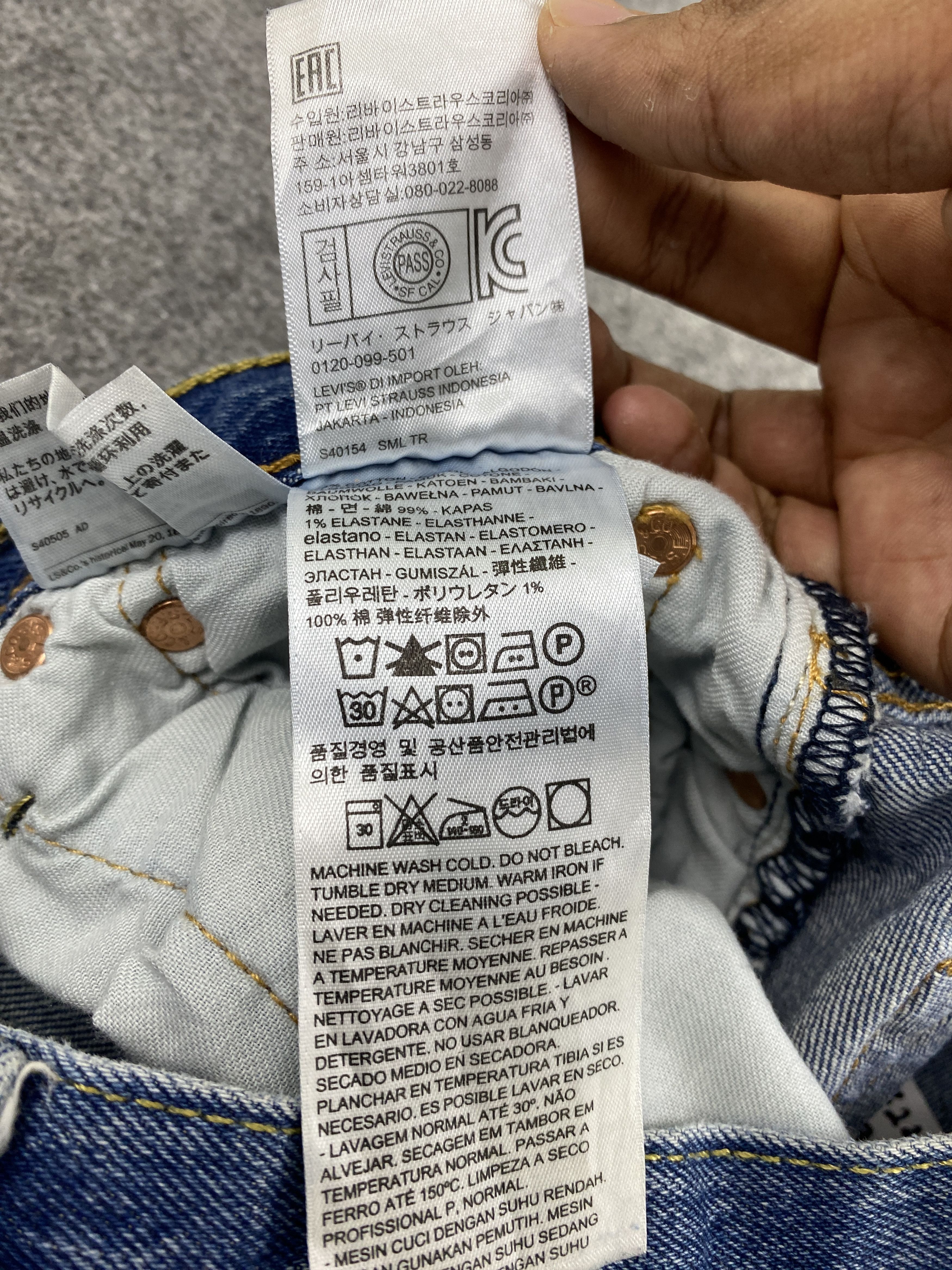 Levi's Vintage Levis 501 Blue Jeans DP2322 Size US 29 - 15 Thumbnail