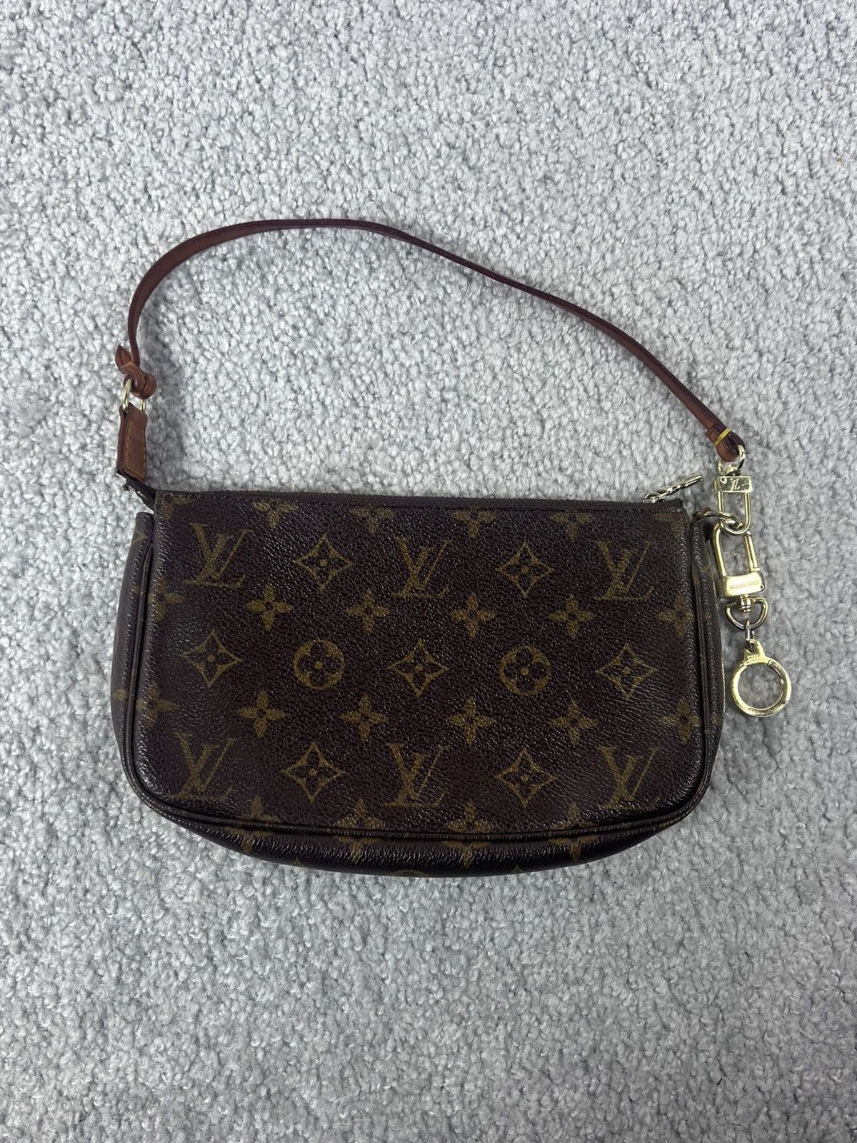 Louis Vuitton Louis Vuitton Pochette Handbag Size ONE SIZE - 2 Thumbnail