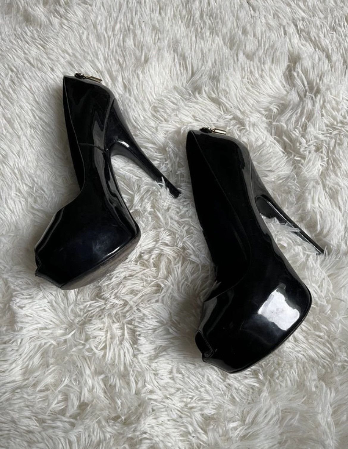 Louis Vuitton Louis Vuitton lock edition heels Size US 8 / IT 38 - 9 Thumbnail