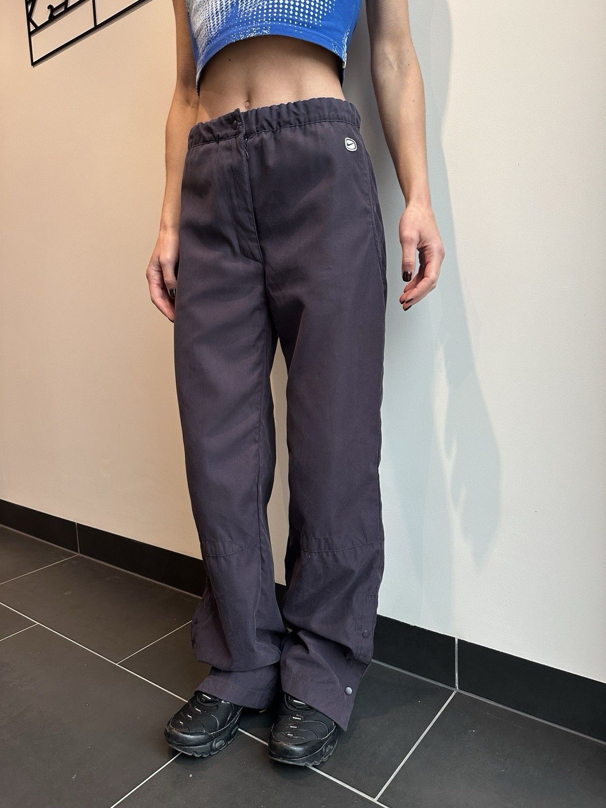 Nike Vintage Nike Flared Pants Wide Leg 2000’s y2k Size S Size 27" / US 4 / IT 40 - 6 Thumbnail