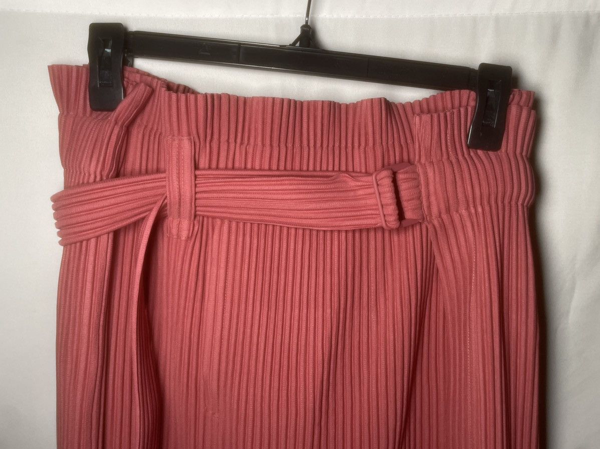 Issey Miyake Homme Plisse Issey Miyake Pleated Belted Skirt Size 27" / US 4 / IT 40 - 2 Thumbnail