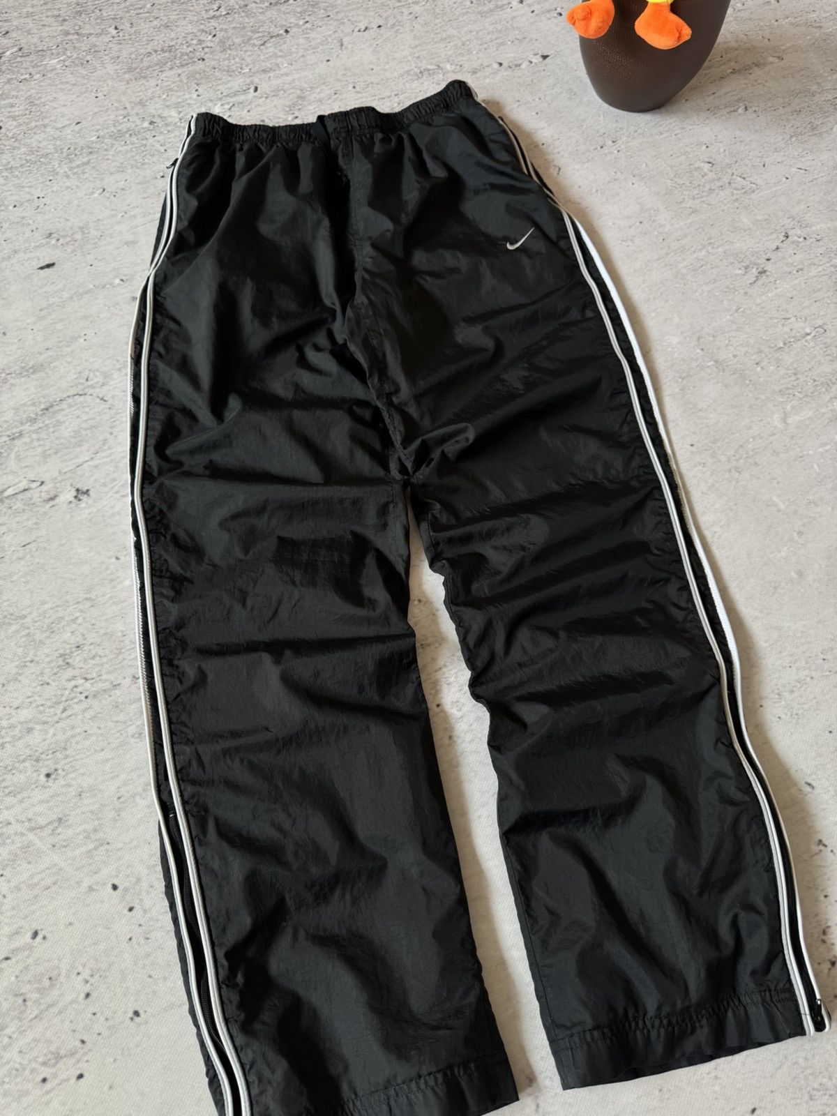 Nike × Vintage NIKE NYLON VINTAGE Y2K OVERSIZE BAGGY FIT PANTS SWEATPANTS Size US 32 / EU 48 - 3 Thumbnail