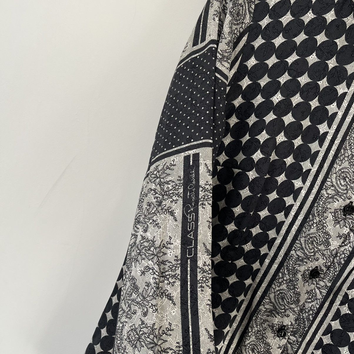 Roberto Cavalli Vintage Roberto Cavalli by Class Cavalli blouse 100% silk Size M / US 6-8 / IT 42-44 - 12 Thumbnail