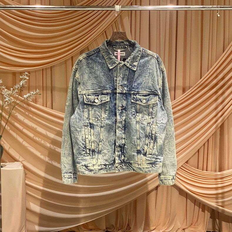 Balenciaga Balenciaga size 34 Embroidered logo denim jacket coat behi Size XS / US 0-2 / IT 36-38 - 1 Thumbnail