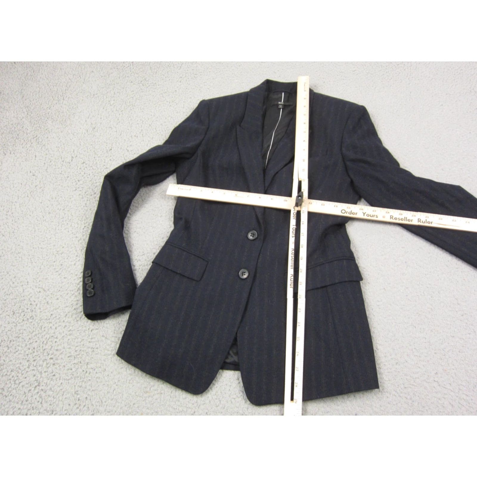 Hugo Boss VINTAGE Hugo Boss Blazer Women 4 Navy Blue Striped Wool Angora Sports Coat Jacket Casual Business Two-Button 80s City Classic Tuxedo Women's Blue Size S / US 4 / IT 40 - 6 Thumbnail