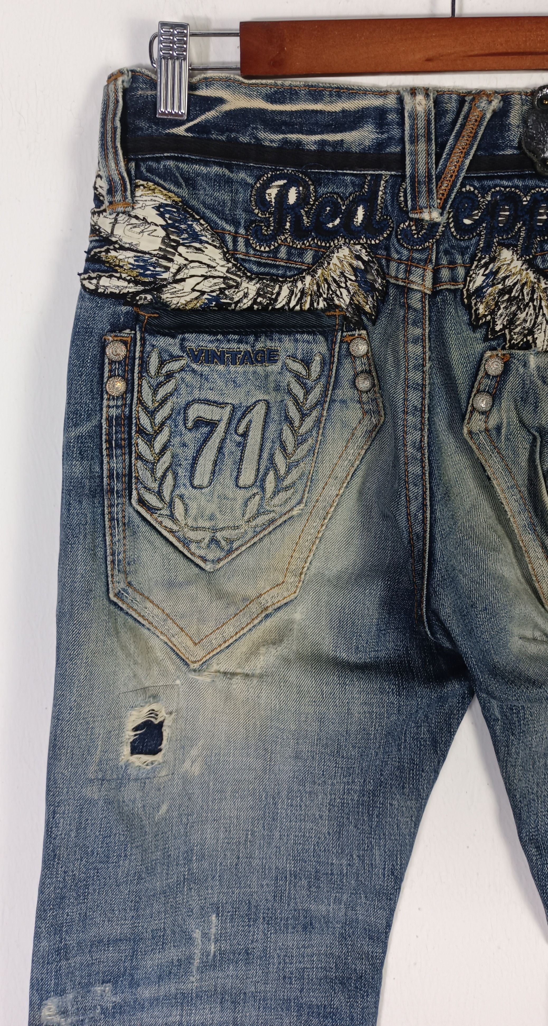 Japanese Brand 🔥Vintage Red Pepper embroidered VINTAGE 71 Distressed jeans Size US 31 - 5 Thumbnail