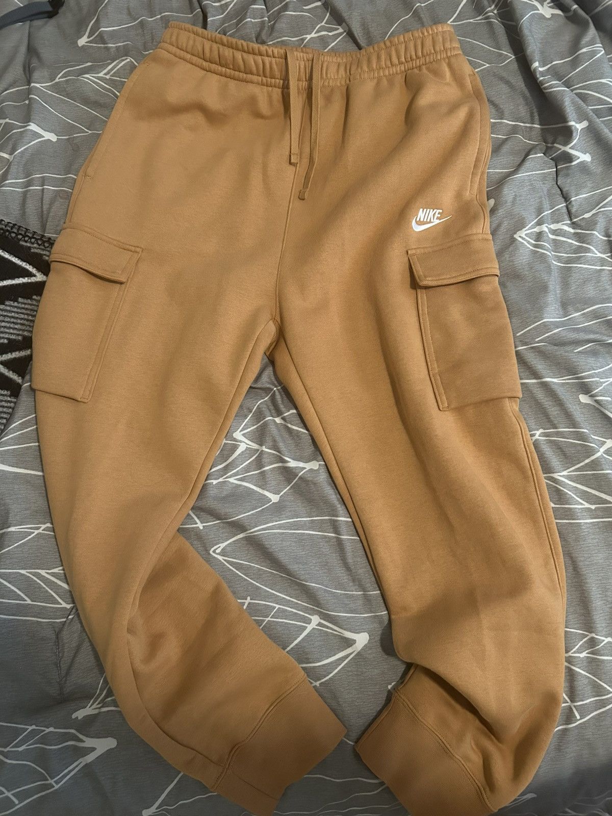 Nike Nike men’s cargo sweats Size US 30 / EU 46 - 1 Thumbnail