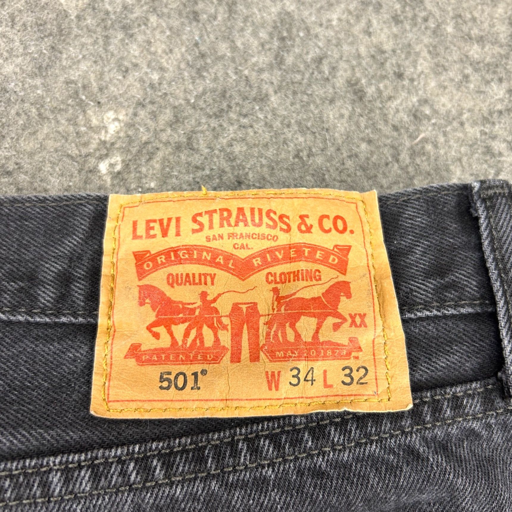 Levi's Levi's 501 Jeans Mens 34x32 Black Regular Fit Straight Leg Denim Button Fly Vintage Retro Group: Levi's 501 Series Jeans Size US 34 / EU 50 - 7 Thumbnail