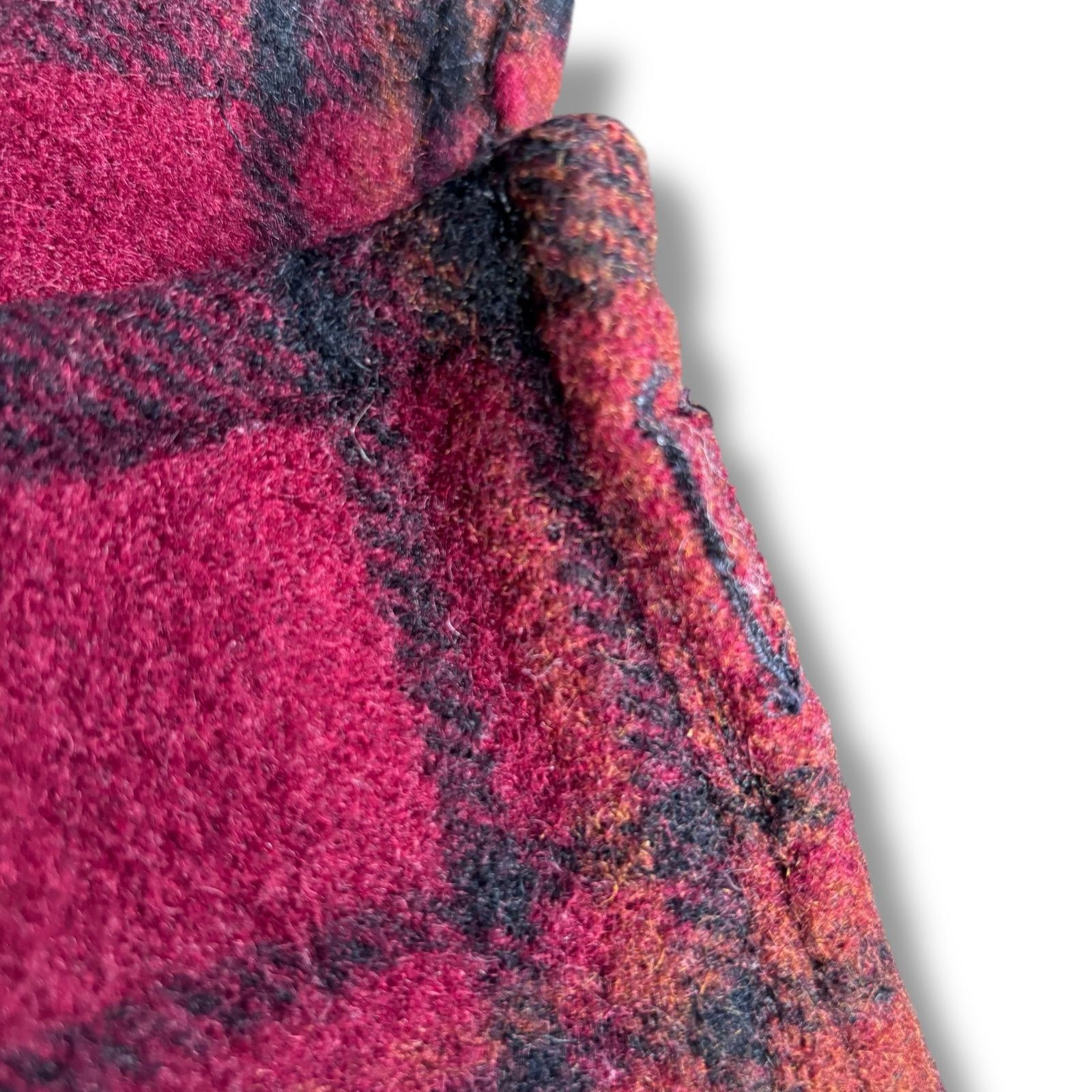 Woolrich Woolen Mills Vintage 90s Woolrich Cropped Red Plaid Jacket Made In USA Size M / US 6-8 / IT 42-44 - 8 Thumbnail