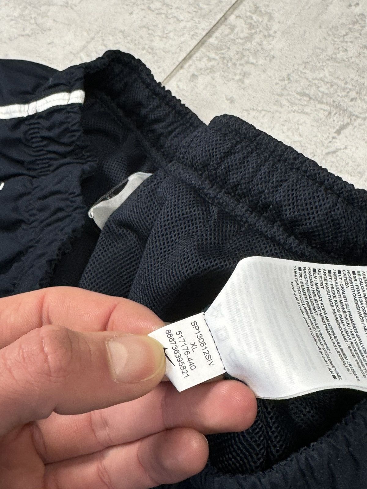 Nike Nike Vintage Navy Y2K Track Pants Joggers Swoosh Logo SizeXL Size US 36 / EU 52 - 17 Thumbnail