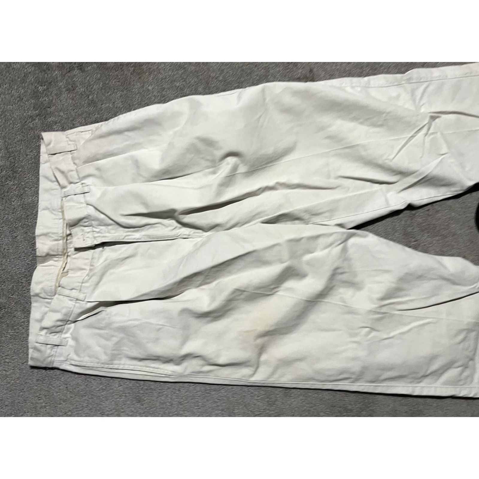 Izod VINTAGE IZOD Pants Mens 34x32 Khaki Classic Fit Beige Chino Pleated Front Pockets Logo Cotton Straight Size US 34 / EU 50 - 5 Thumbnail