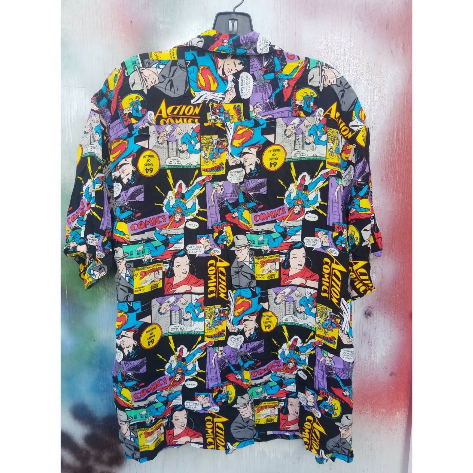 Vintage VINTAGE Warner Bros. Superman Action Comics Shirt Size medium 100% Rayon Mens Button-Up Short Sleeve Black Comics Shirt Size US M / EU 48-50 / 2 - 5 Thumbnail
