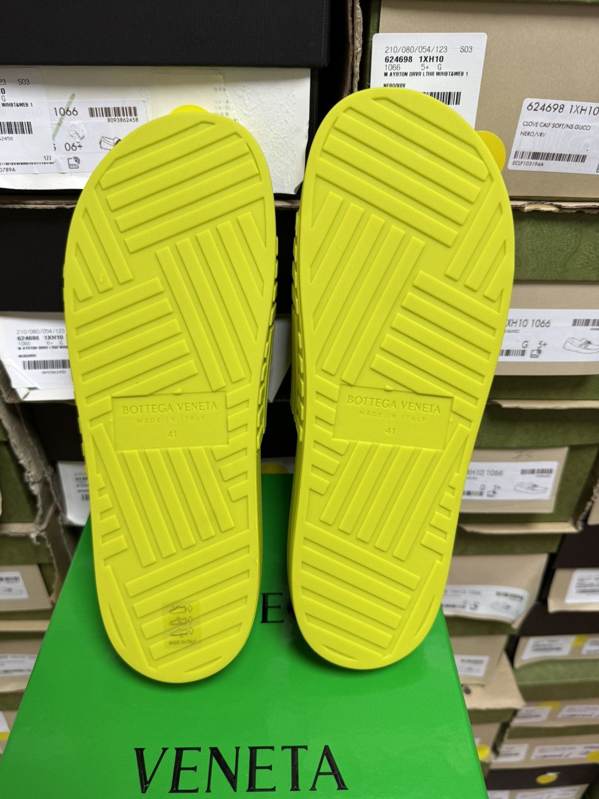 Bottega Veneta Bottega Veneta Embossed Rubber Slides Size US 8 / EU 41 - 6 Thumbnail