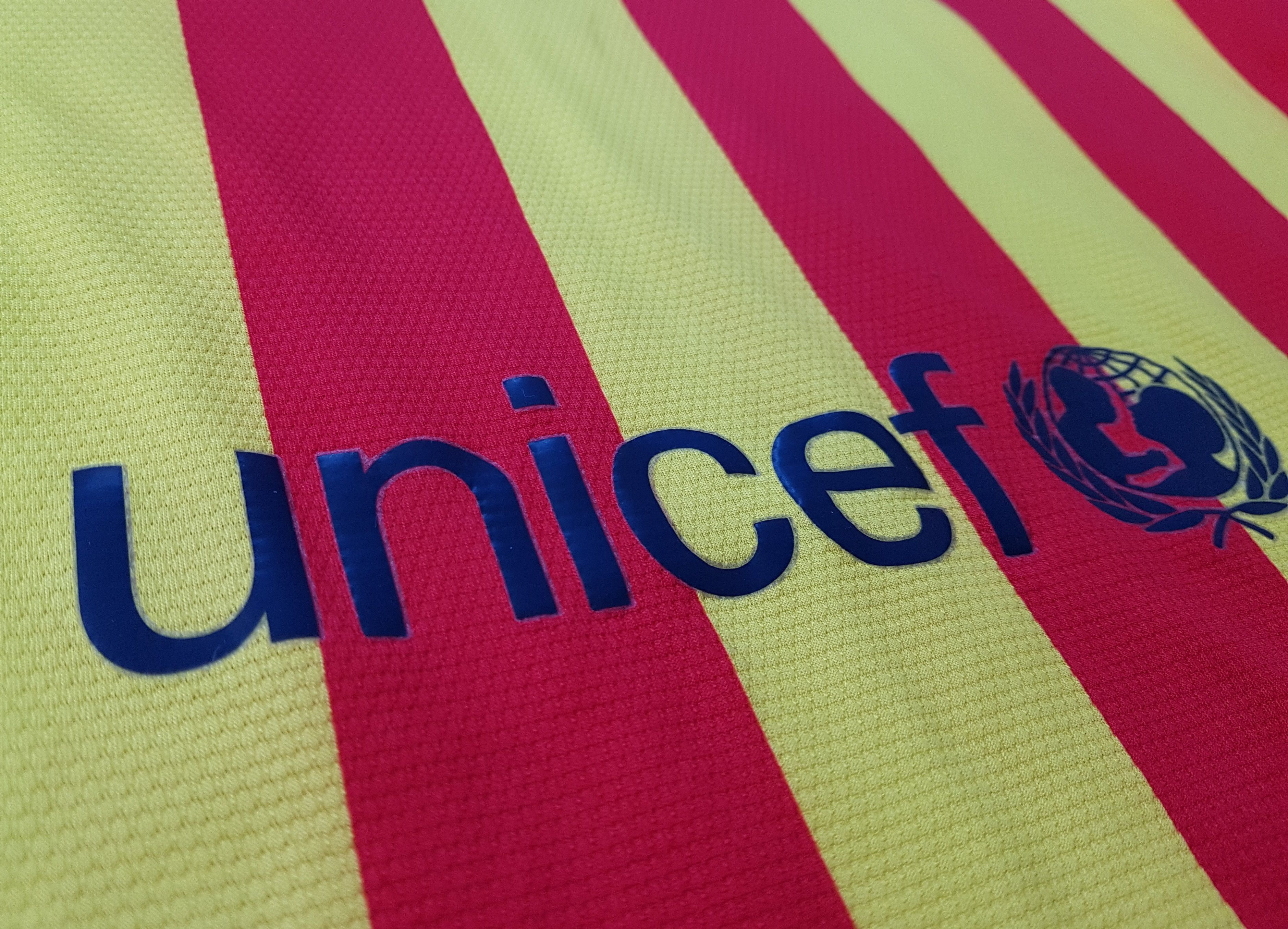 Nike Nike Barcelona Catalan Kit 2013-14 Football Soccer Jersey Size US L / EU 52-54 / 3 - 4 Thumbnail