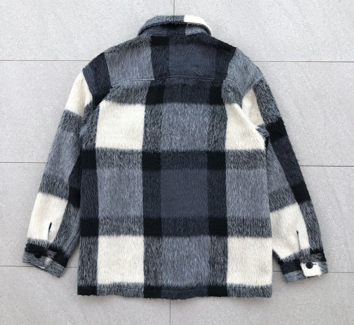 Japanese Brand Japanese Brand H&M Beige Shaggy Checked Overshirt Size US M / EU 48-50 / 2 - 10 Thumbnail