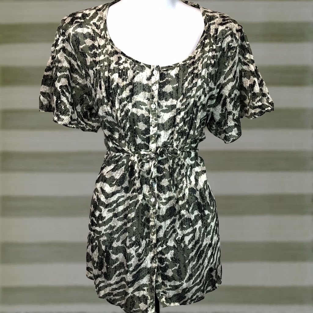 Style & Co Style & Co Top 16 Green Zebra Pleat Button Up Tie Waist Peplum Gauzy ShortSleeve Size XXL / US 16-18 / IT 52-54 - 1 Thumbnail