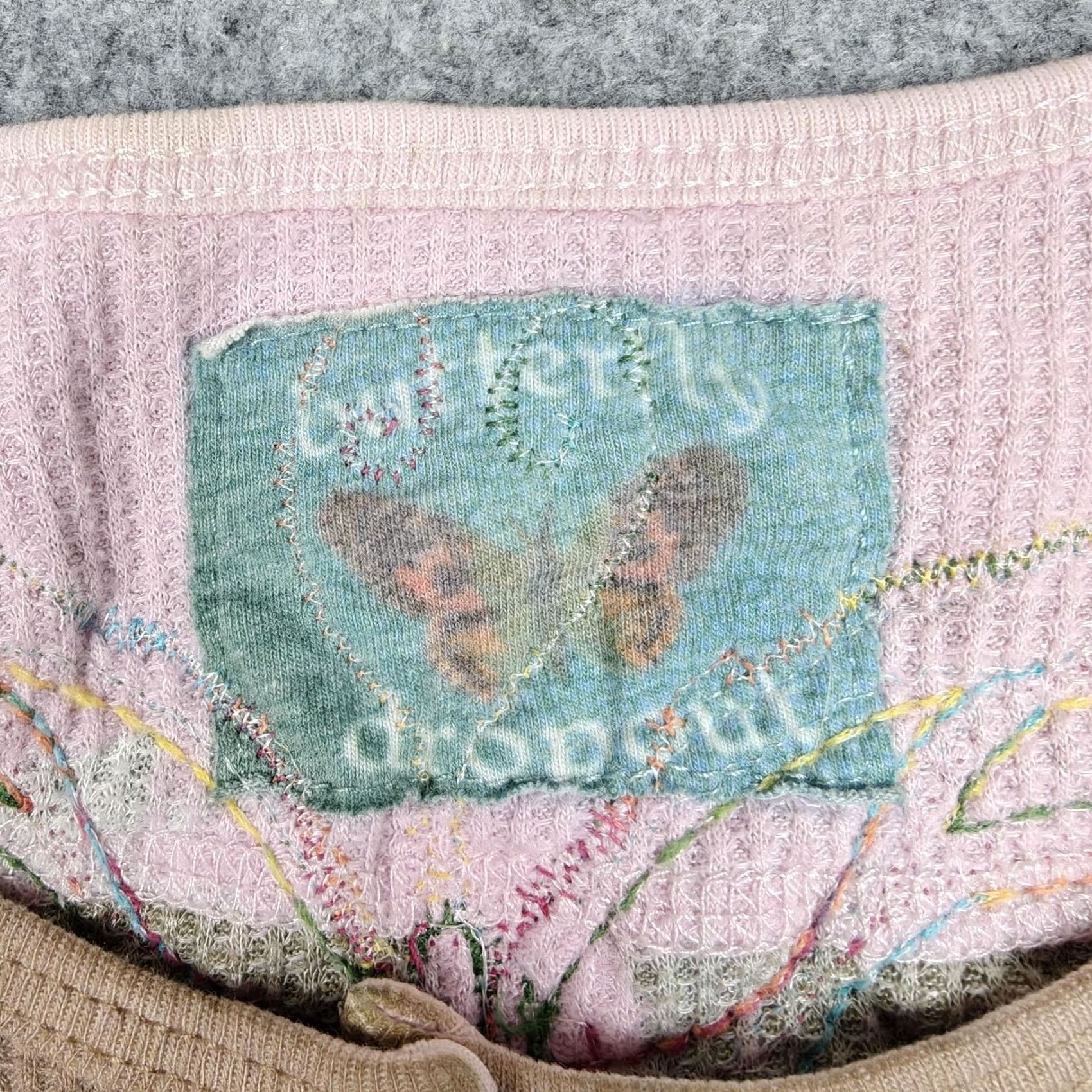 Vintage Butterfly Dropout Shirt Vintage Womens Small Beige Floral Henley Top Print Y2K Size S / US 4 / IT 40 - 3 Thumbnail