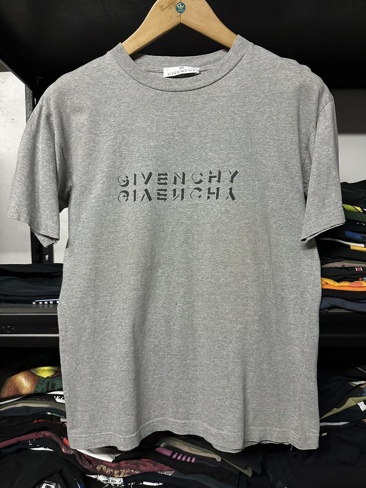 Givenchy Vintage Givenchy 3D Logo Tee Size US M / EU 48-50 / 2 - 1 Thumbnail