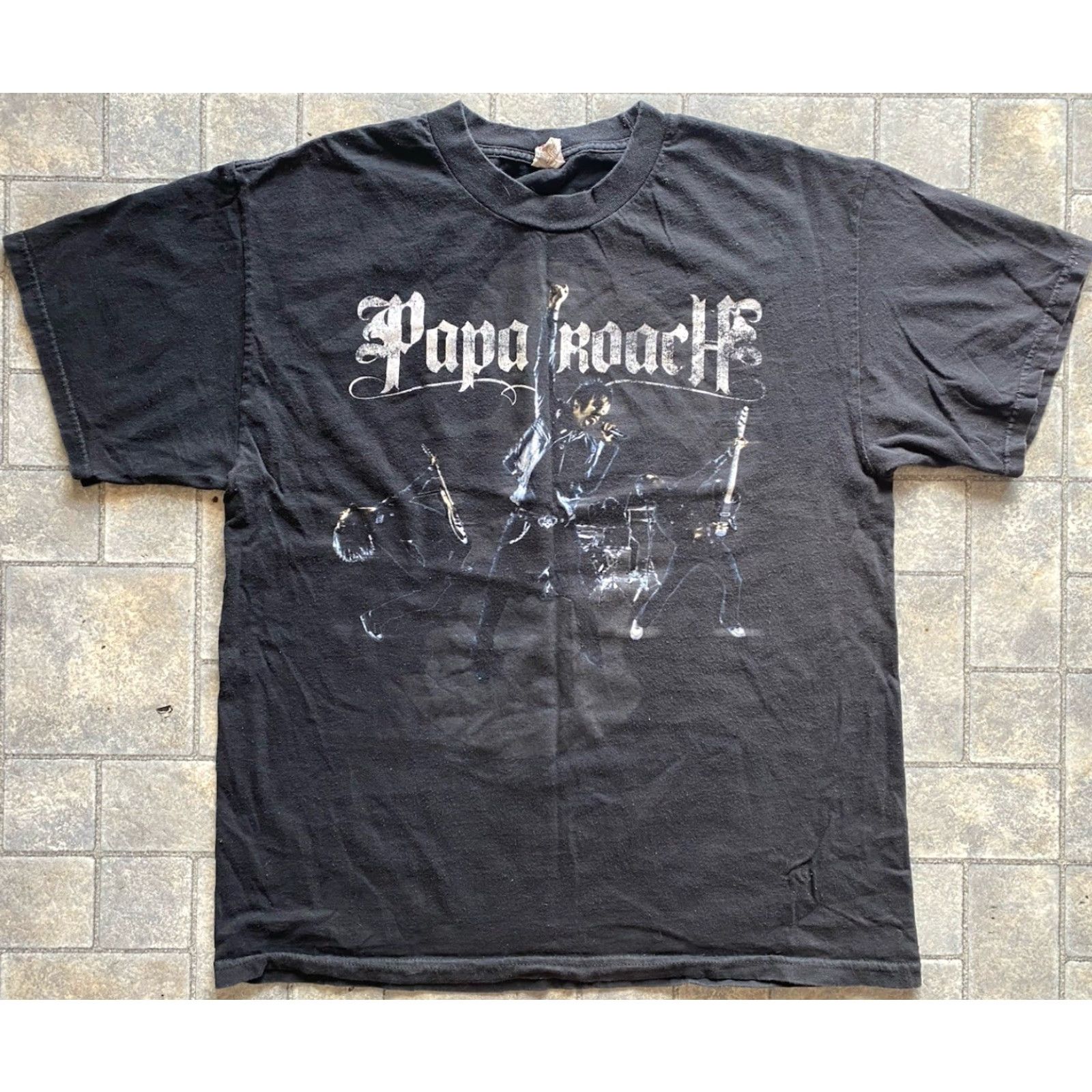 Vintage VINTAGE Papa Roach Viva La Cucaracha Tour T Shirt Alstyle Apparel Men’s Large Black Men Band Music Size US L / EU 52-54 / 3 - 2 Thumbnail