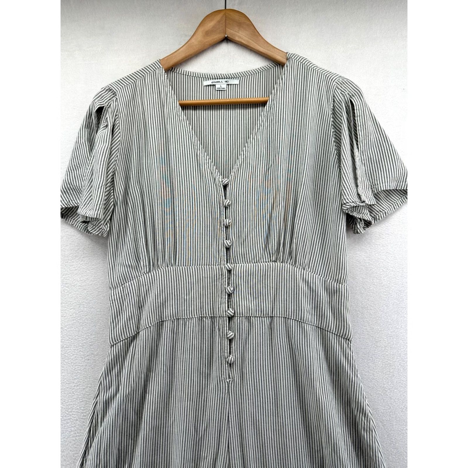 O'Neill O'Neill Jumpsuit Gray Striped V-Neck Women L One Piece Short Sleeve Button Wide-Leg Classic Pink? Size 36" / US 14 / IT 50 - 3 Thumbnail