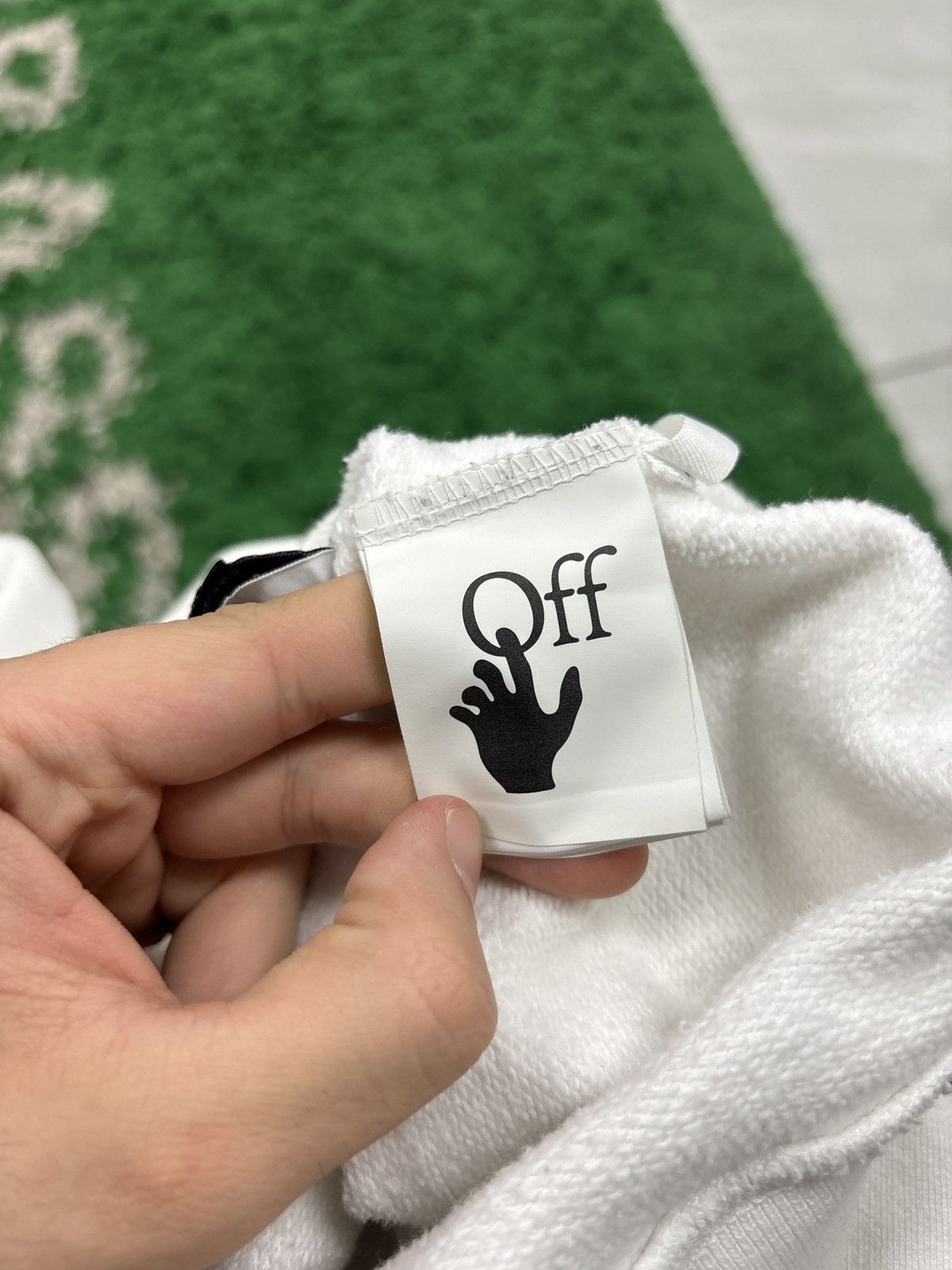 Off-White Off white crewneck white red X-Large Size US XL / EU 56 / 4 - 6 Thumbnail
