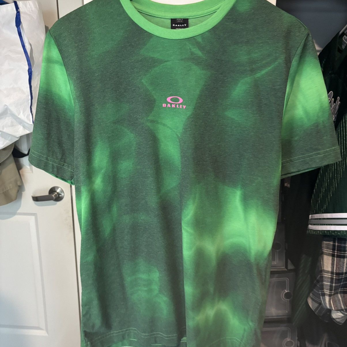 Oakley Oakley Green Shadow Center Logo T Shirt Vintage Skate Size US S / EU 44-46 / 1 - 1 Thumbnail