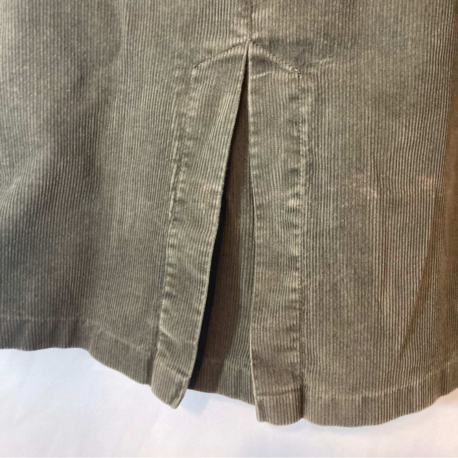 Zara Zara Basic Army Green Corduroy Front Slit Mini Skirt Size 27" / US 4 / IT 40 - 3 Thumbnail