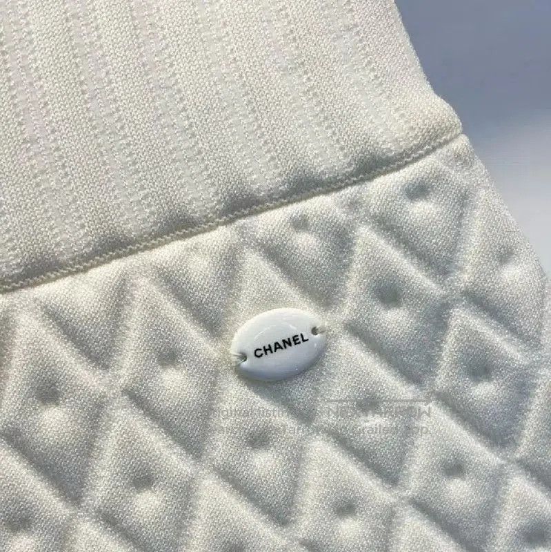 Chanel Chanel White Cotton Blend Women's Skirt . Size 22" - 6 Thumbnail