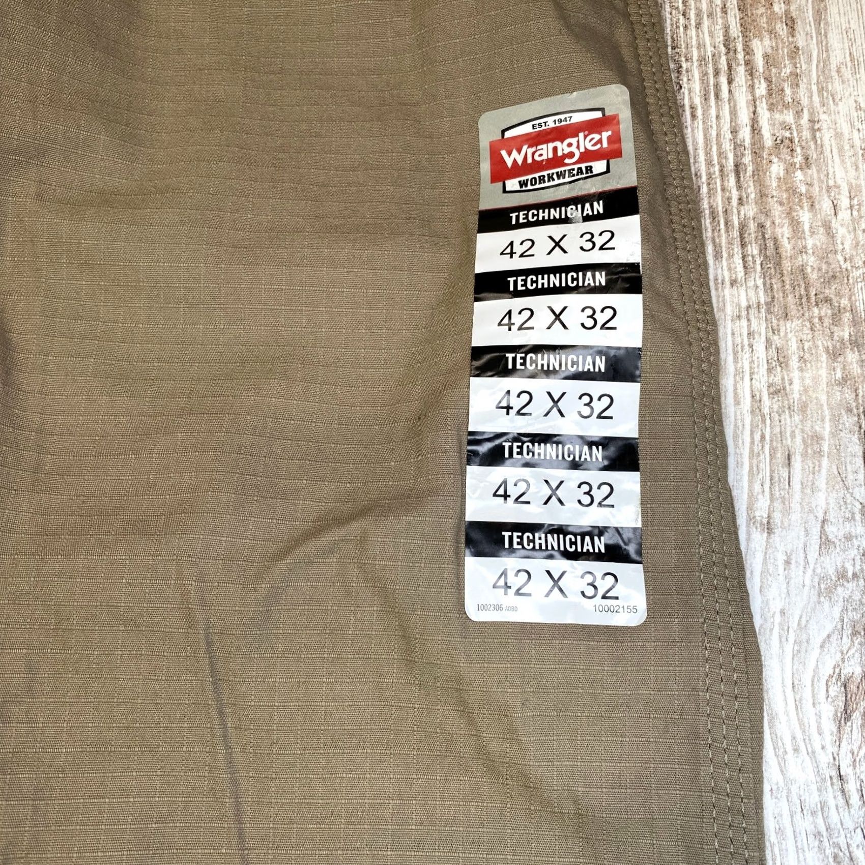 Wrangler Wrangler Workwear Technician Pant 42x32 Khaki Relaxed Fit Cell Pocket Ripstop Men Pants 42 Khaki Ripstop Wrangler RIGGS Workwear 42 Mens Size US 42 / EU 58 - 4 Thumbnail