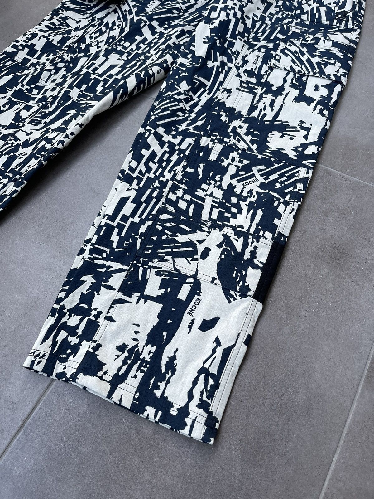 Other !DS! SS23 Koche Abstract White Blue Cargo Pants Size US 32 / EU 48 - 6 Thumbnail