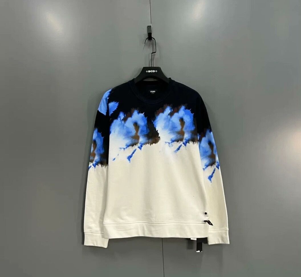 Fendi FENDI Gradient Print Crewneck Sweatshirt Size US S / EU 44-46 / 1 - 1 Thumbnail