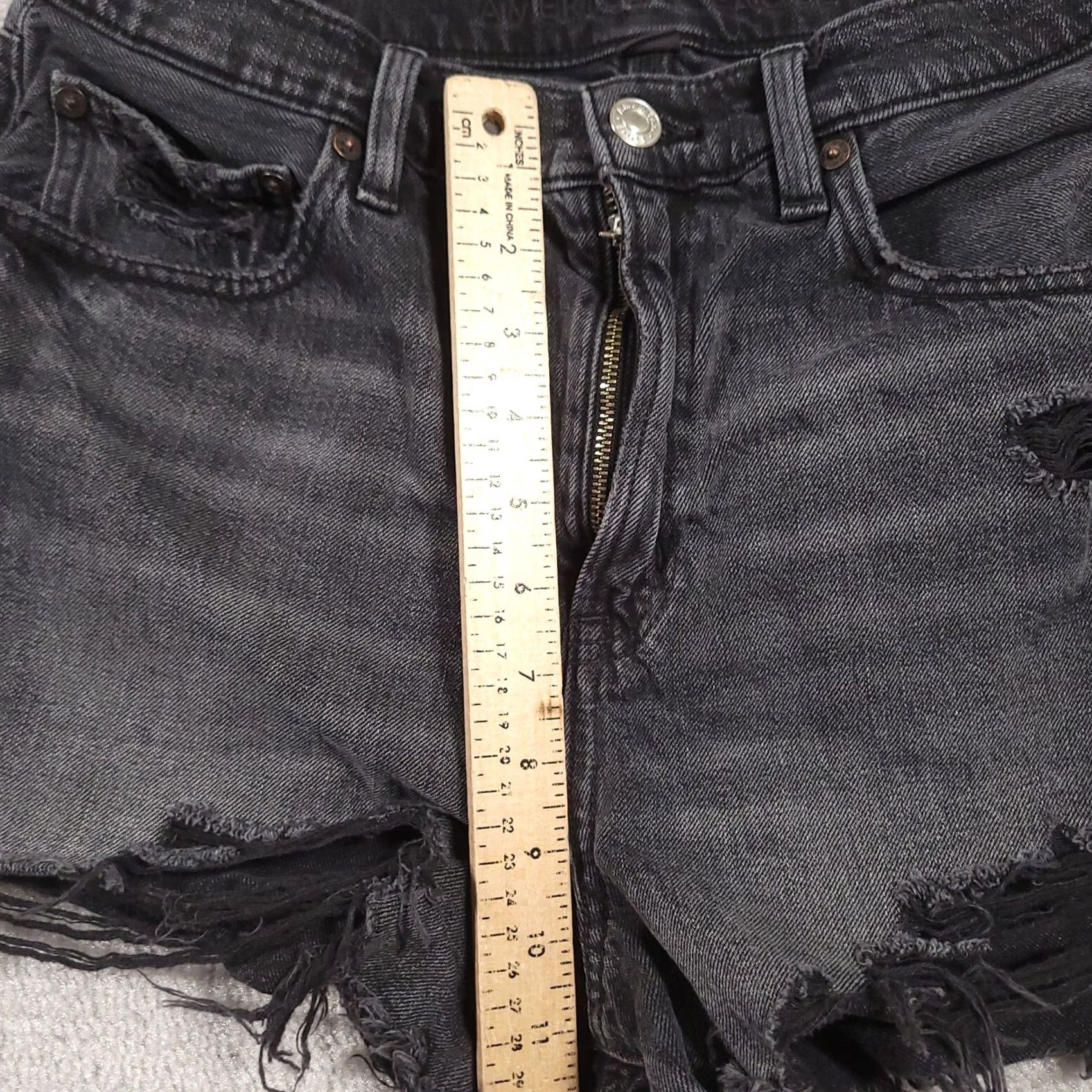American Eagle Outfitters American Eagle Shorts Women's 8 Black Distressed Stretch Jean Hot Pants Size 30" / US 8 / IT 44 - 6 Thumbnail
