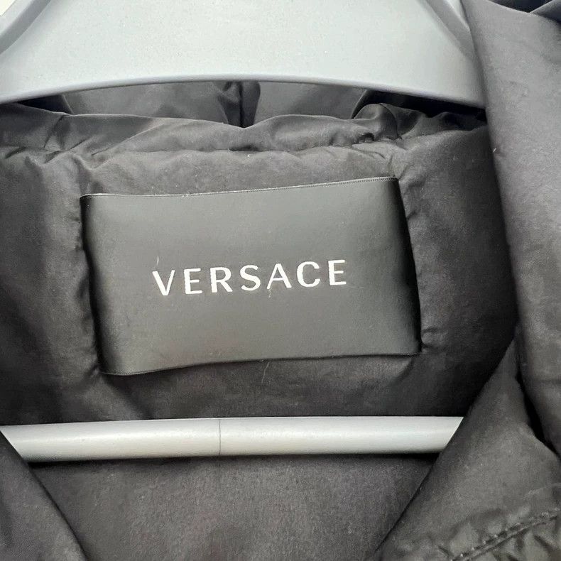 Versace Versace Hooded thickened warm short down jacket Size M / US 6-8 / IT 42-44 - 3 Thumbnail