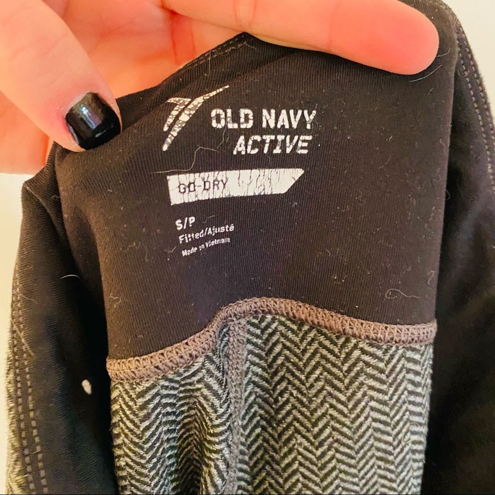 Old Navy OLD NAVY ACTIVE Grey Black Striped High Rise Ankle Leggings Size 27" / US 4 / IT 40 - 3 Thumbnail