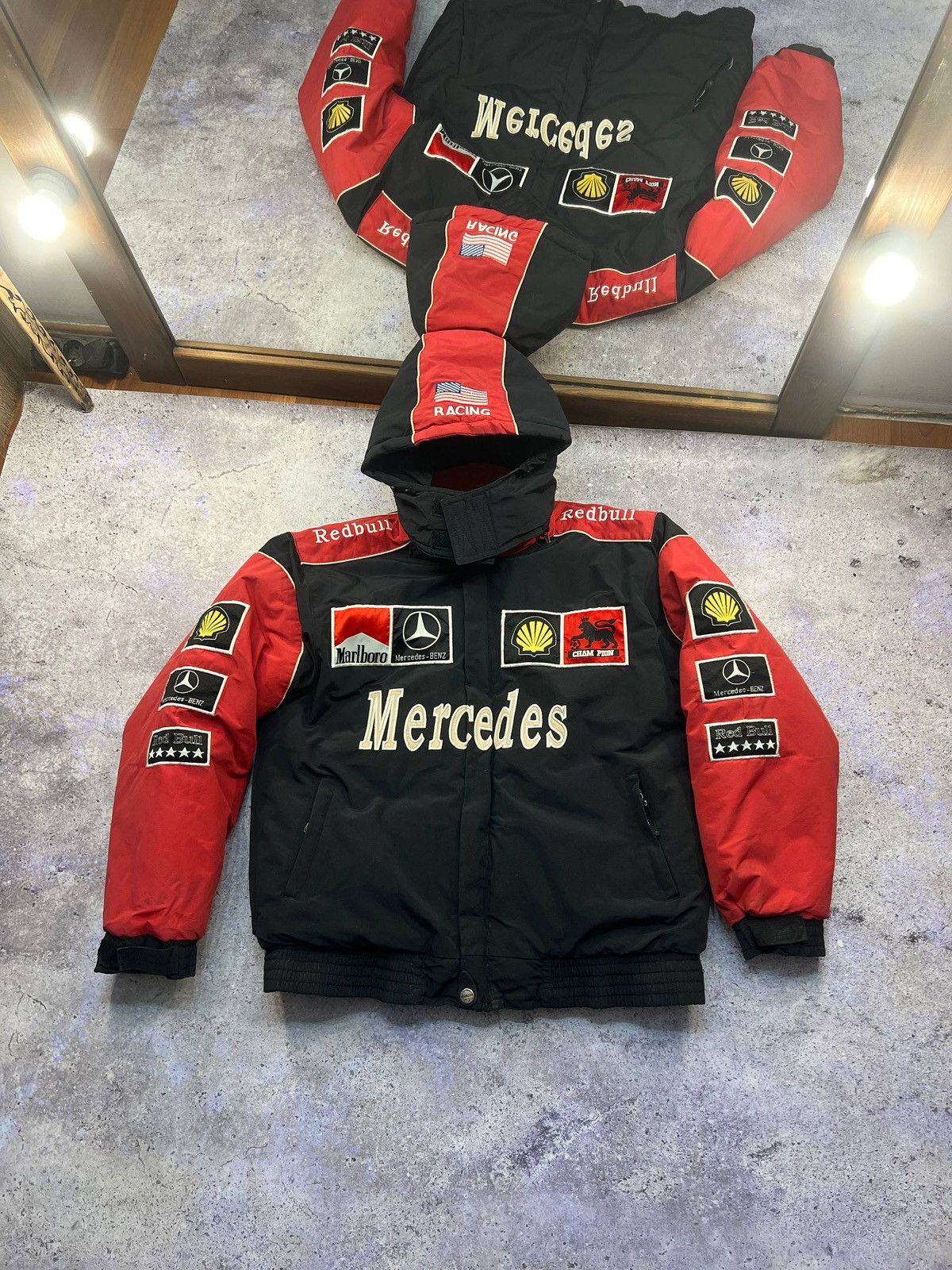 Ferrari Malboro mercedes bens red bull racing formula 1 jacket Size US M / EU 48-50 / 2 - 15 Thumbnail