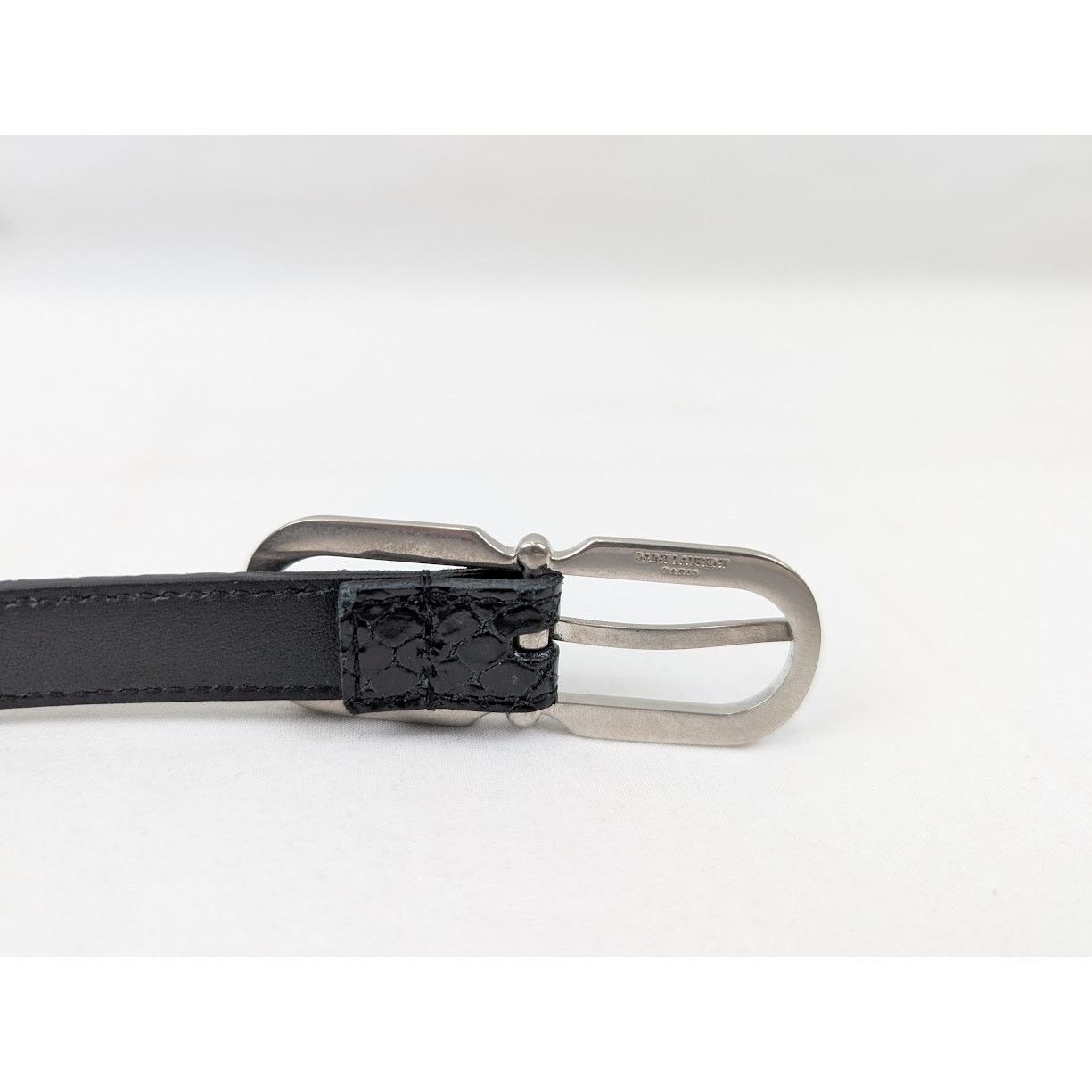 Saint Laurent Paris o1rshd1 Size: 100 / Embossed Leather Buckle Belt in Black Size 40 - 5 Thumbnail